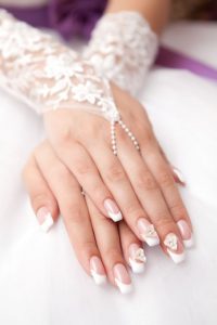 Những mẫu nail tuyệt đẹp cho cô dâu ngày cưới thêm phần lộng lẫy
