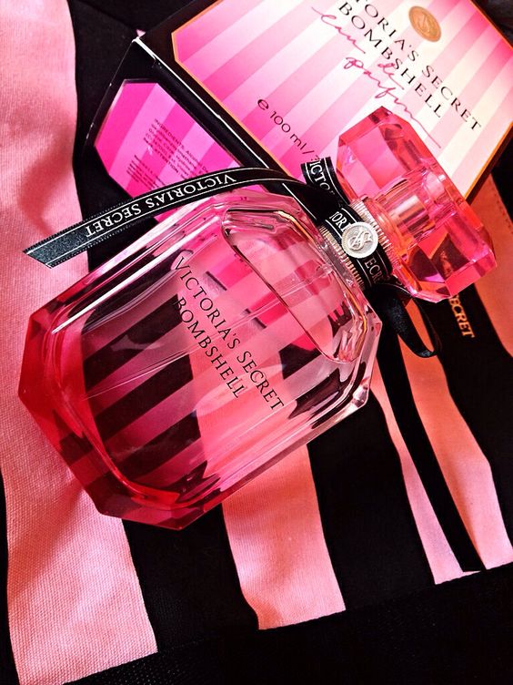 Top 3 chai nước hoa nhà Victoria Secret có mùi hương thơm nhất.